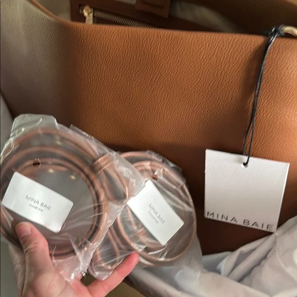 Mina Baie Harlow Midi Bag - Picture 5 of 5